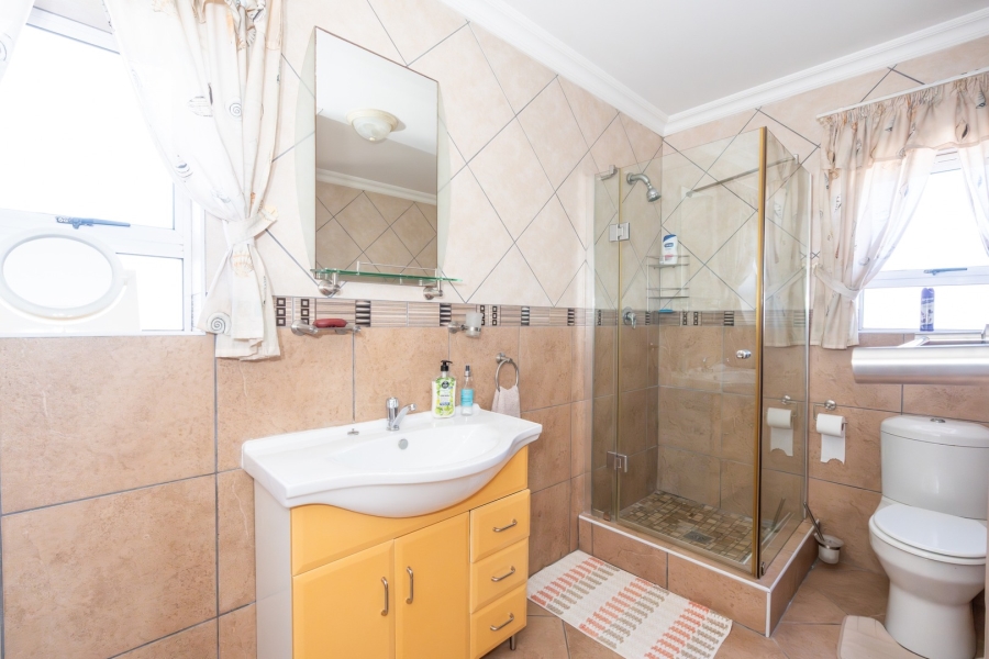 5 Bedroom Property for Sale in Myburgh Park Western Cape
